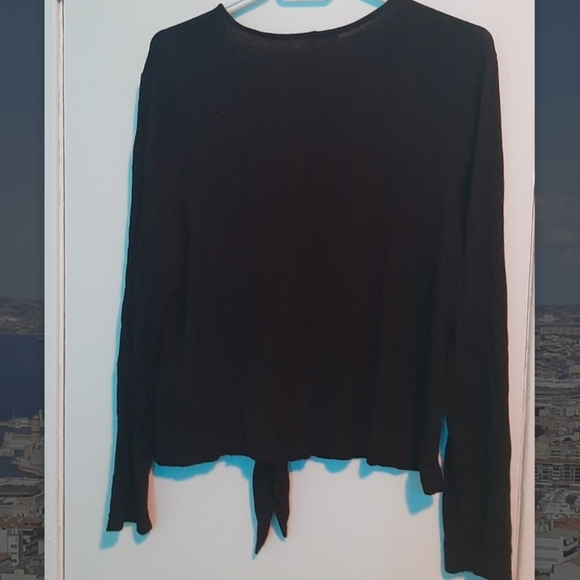 Black long sleeve faux cardigan top - Picture 3 of 4